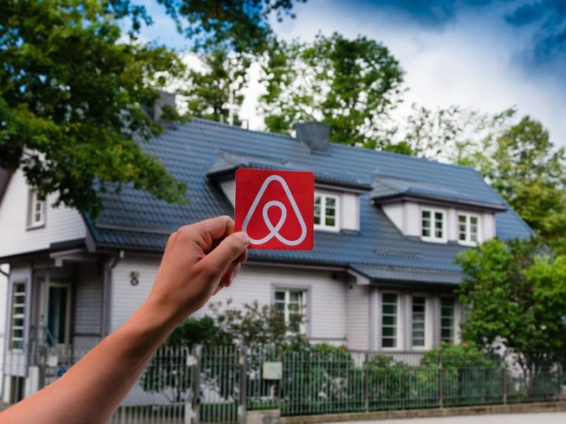 How to Make Money with Airbnb in 2021